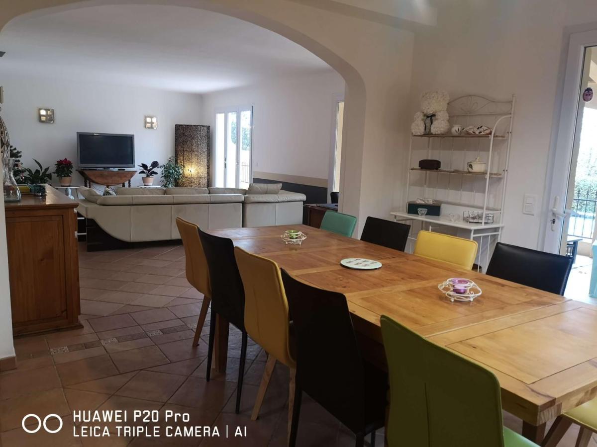Chez Tata Bed & Breakfast Regusse Bagian luar foto