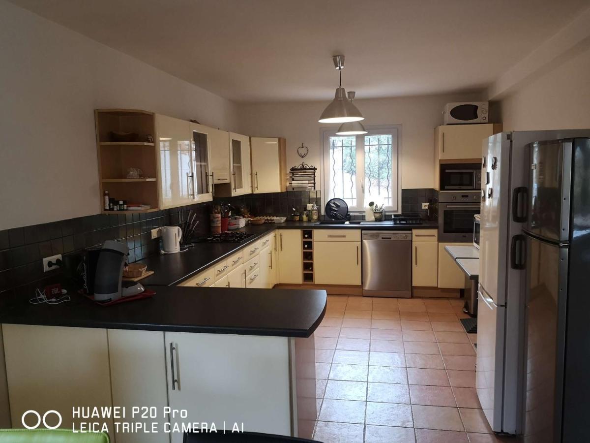 Chez Tata Bed & Breakfast Regusse Bagian luar foto