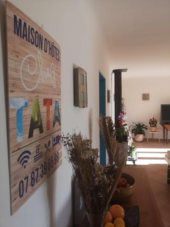 Chez Tata Bed & Breakfast Regusse Bagian luar foto